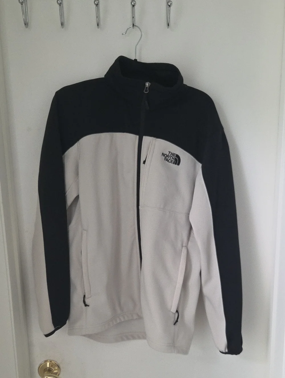 The North Face Men’s Black & Light Gray Fleece Jacket